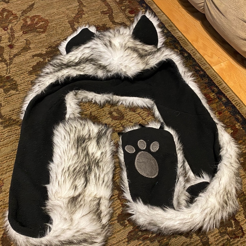 Fuzzy Fox Hood/ with glove paws🤍